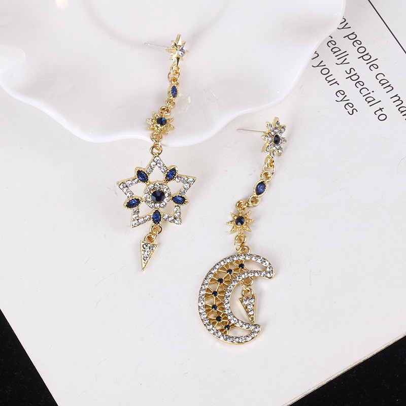 Anting Tusuk Gantung Asimetris Bahan Sterling Silver 925 Desain Bulan + Bintang Gaya Korea / Trendy Untuk Wanita