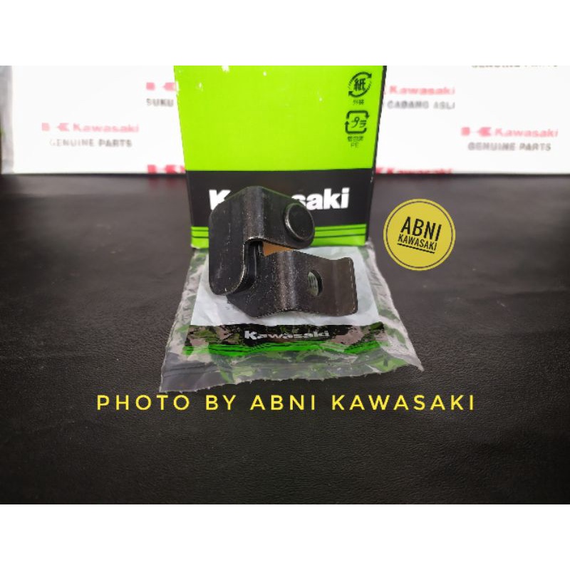 Braket Breket Dudukan Perut Knalpot Ninja R SS Ori Kawasaki