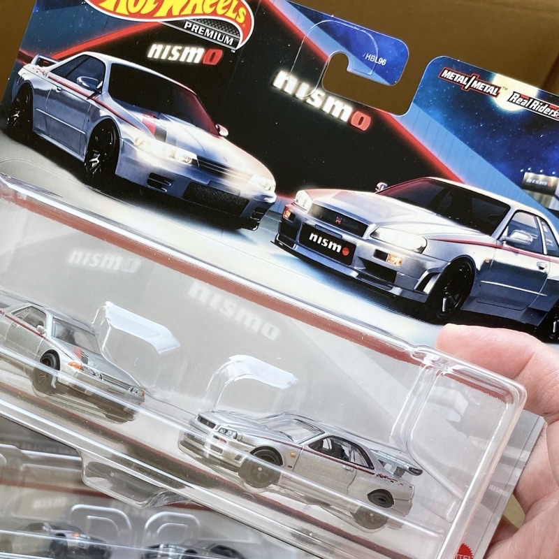 Hot Wheels 2 Pack Nissan Skyline Nismo BNR34 R33 ada kerut pada card