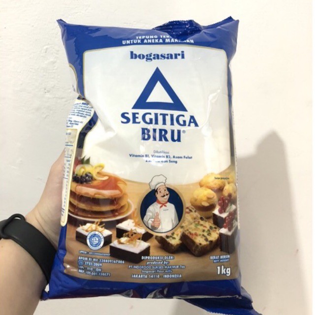 Tepung Segitiga Biru 1 KG / Segitiga Biru Flour / Bogasari