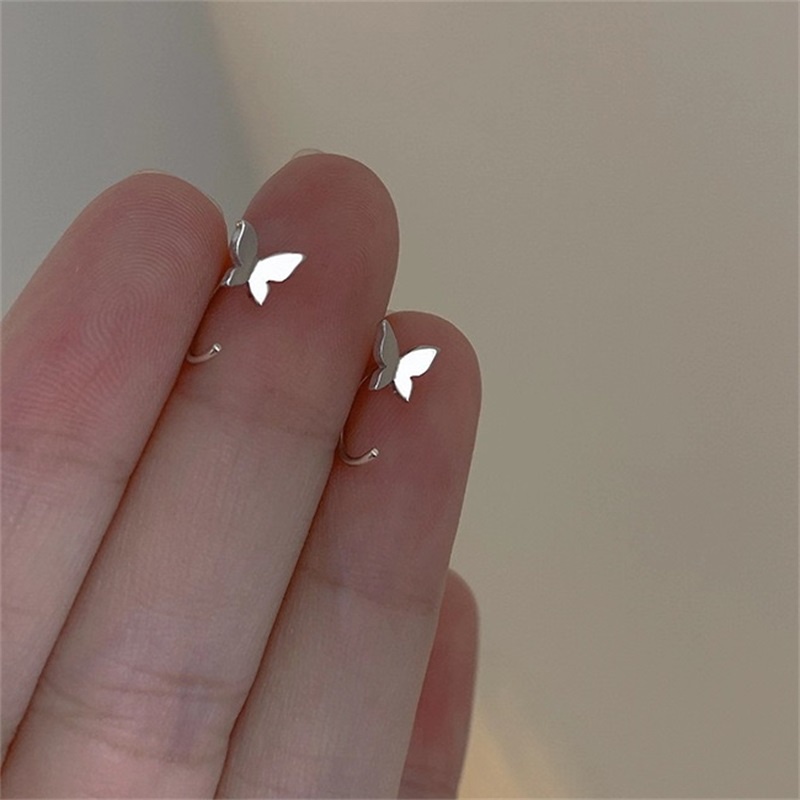 Anting Stud Kait S925 Silver Desain Kupu-Kupu Kecil Gaya Unik Untuk Wanita