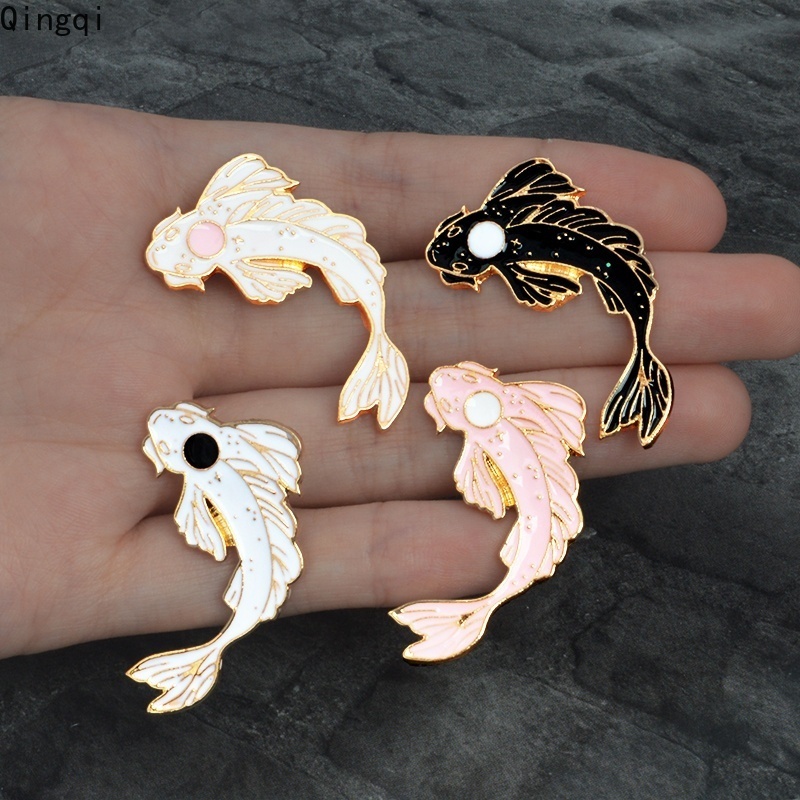 Bros Pin Enamel Bentuk Ikan Koi Yin Yang 4 Gaya Untuk Koleksi