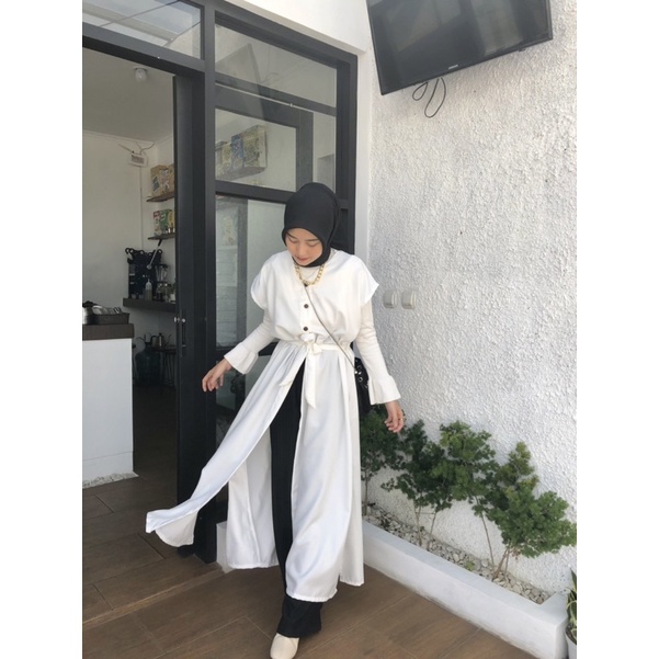 [ COD ] Chava Outer Broken White | Roro Outer | Busui Friendly | Fashion Muslim Cardigan Tangan Buntung Bahan Premium | OOTD Casual | Outfit Kondangan Simple |