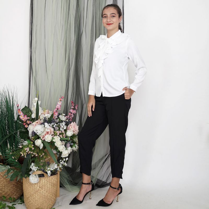 Kemeja Putih Ruffle Wanita Tangan Panjang
