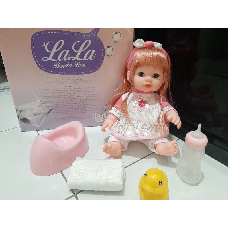 Boneka lala bisa pipis
