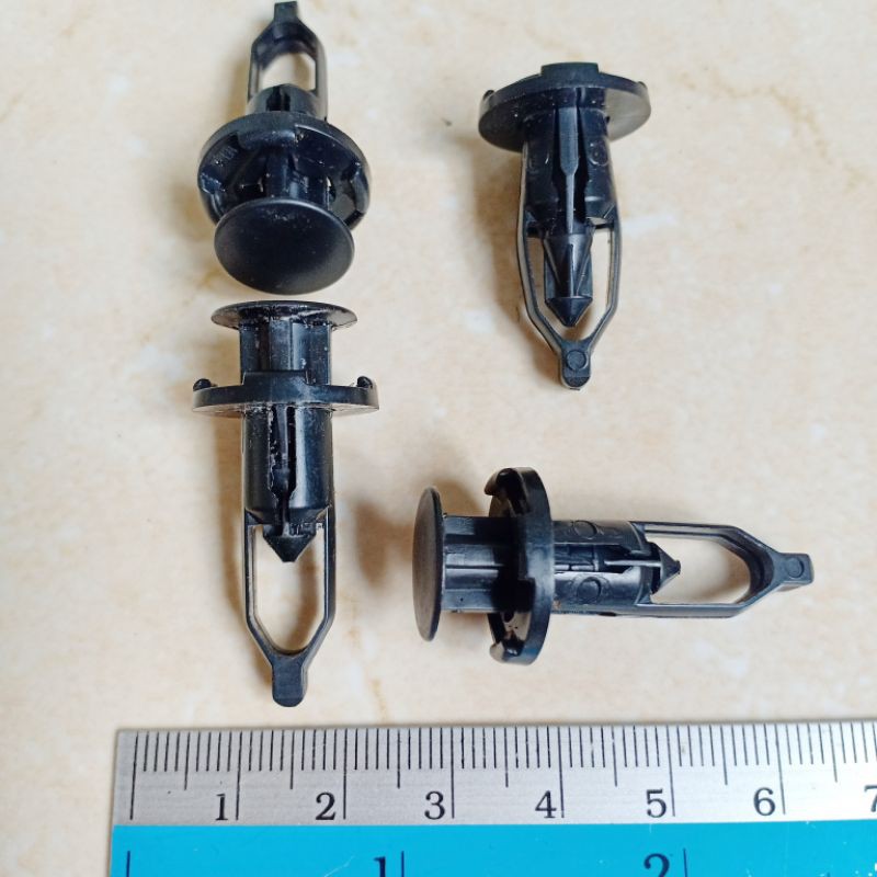 Klip Bemper Mobil Toyota Innova Original