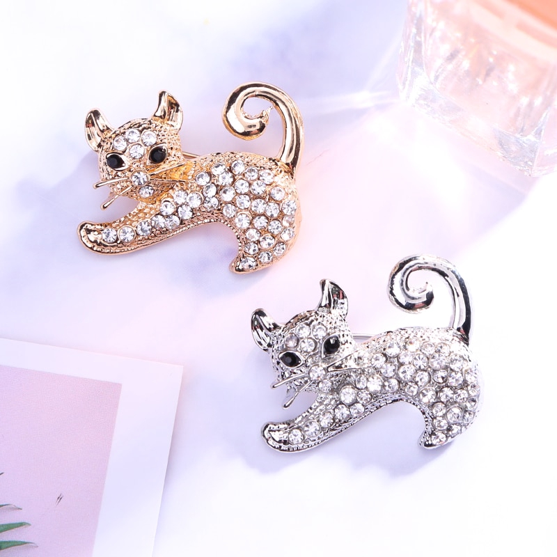 Bros Pin Enamel Bentuk Kucing Aksen Kristal Warna Hijau Untuk Wanita