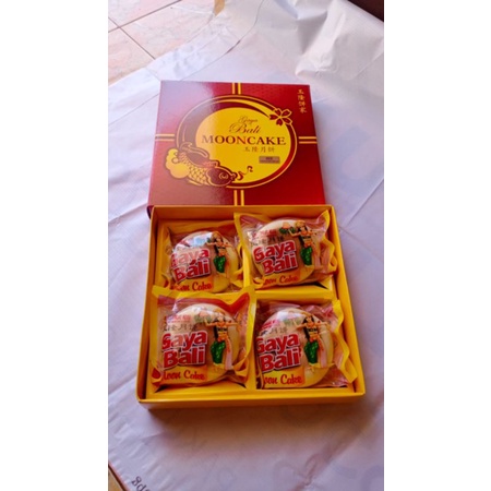 

GAYABALI MOONCAKE KULIT PUTIH regular 1box isi 4 hrg promo tahun 2023