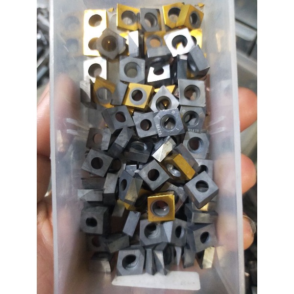 insert bubut pahat bubut keras CCMT09 CBN buat matrial baja