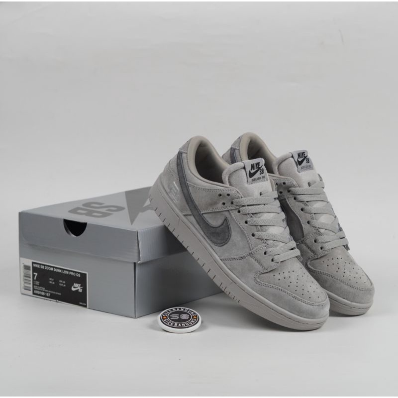 Raigning Champ  X Nike Sb Zoom Dunk Low Pro Grey