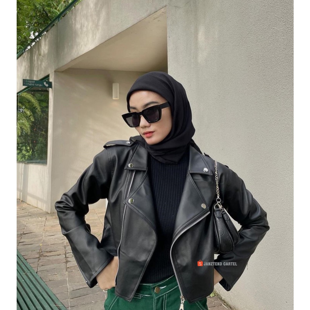 QU37EF JNK x LATI - Jaket Semi Kulit Sintetis Viena Premium Crop Top Women Black Hitam Faux Syntheti