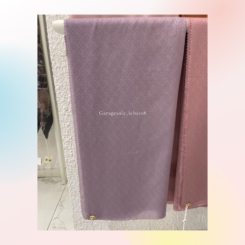 Buttonscarves tapis embossed purple (rhubarb)