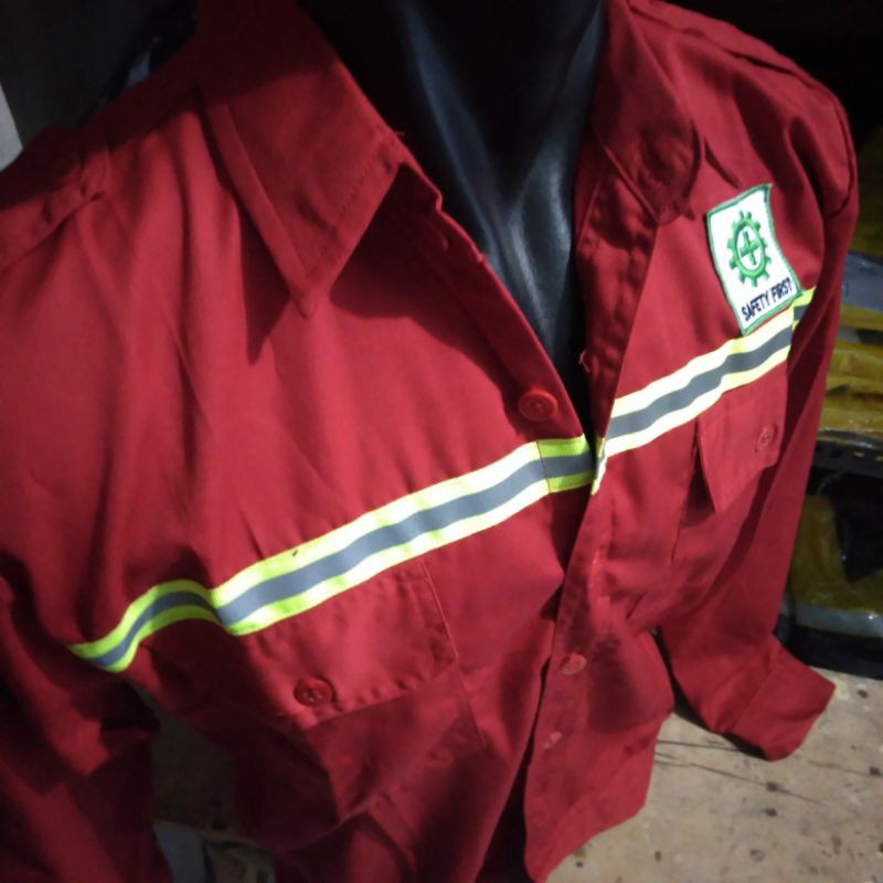 SERAGAM SAFETY MERAH KANCING FREE LOGO K3 BENDERA