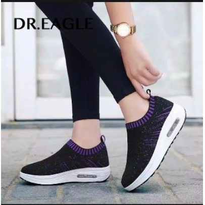 sepatu slip on wanita airmax venom ukuran 36/40