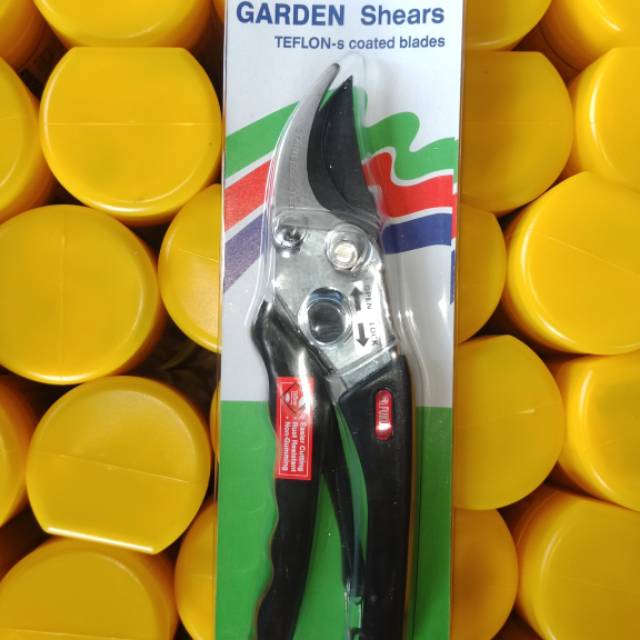 Gunting dahan ranting fukuda