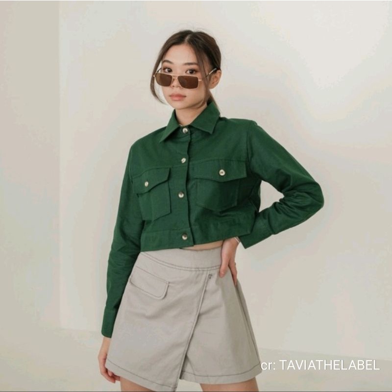 PRELOVED TAVIATHELABEL Jodie Blouse / Crop Shirt / Outer / Kemeja Lengan Panjang / Atasan Wanita / B