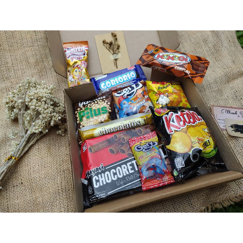 

SNACK BOX MURAH/GIFTBOX MURAH/KADO WISUDA/KADO ULANGTAHUN MURAH