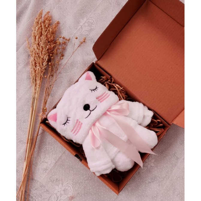 hampers bayi /kado bayi/ gift box-Kucing putih