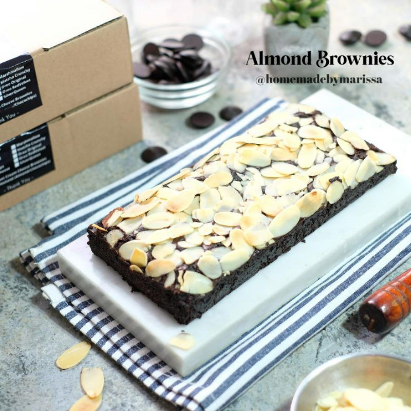 

ALMOND Fudgy Brownie (Brownies Panggang Almond) Halal