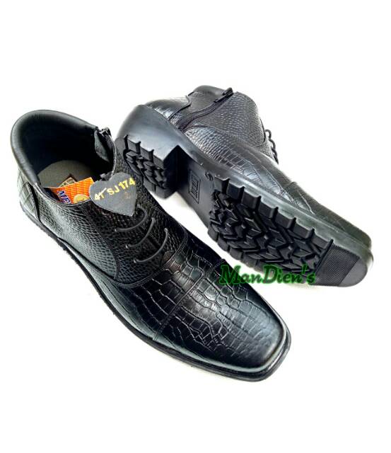 Medali K174FB - Sepatu Boot Motif Buaya Sol Tebal Jenggel Gaya Koboi Model Pdh Polri Tni Satpam Security Model Boot Pendek Touring Hiker Terbaru Kualitas terbaik Asli Original Branded