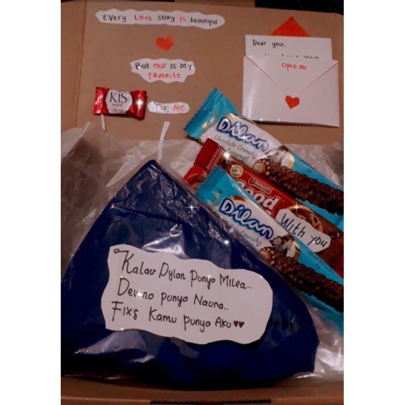 

GIFT BOX HAMPERS SNACK BOX HADIAH ULANG TAHUN JAJANAN