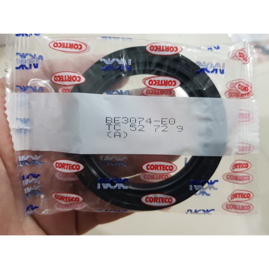OIL Seal TC 52 72 9 NOK