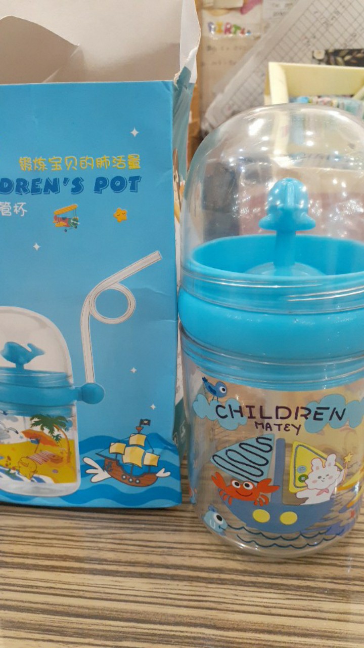 Botol Minum Anak Air Mancur Model Ikan Paus Sedotan 250ml
