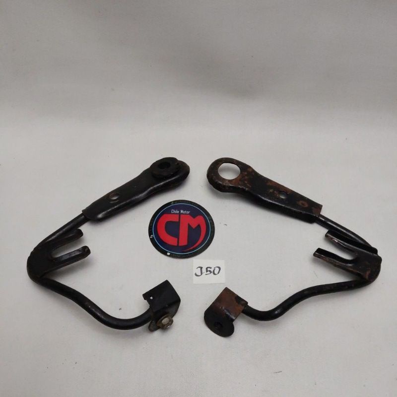 BREKET KRODONG KEDOK BARONG YAMAHA RXK 135 RX K 135 RXKING NOS SEPASANG   original   J.50