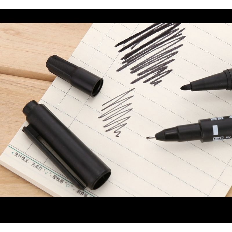 

permanent marker, spidol permanen dual tip Memiliki dua mata pena: Mata pena biasa dan mata pena ultra halus untuk hasil lebih detail