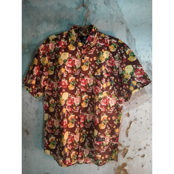 preloved kemeja pria volcom second motif bekas