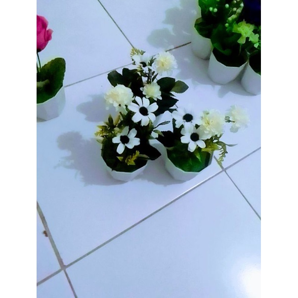 BUNGA HIAS DAHLIA PLASTIK PLUS POTNYA