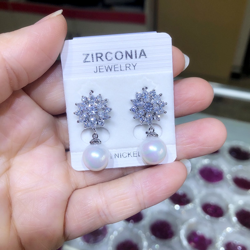 Anting Stud Desain Bunga Matahari Aksen Mutiara Bahan Zirkon Gaya Korea Untuk Wanita