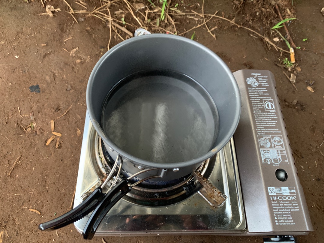 Tempat Telur Isi 6 Camping Outdoor