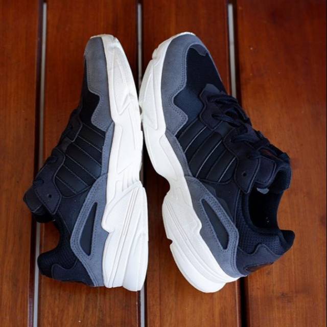 adidas yung 96 black white