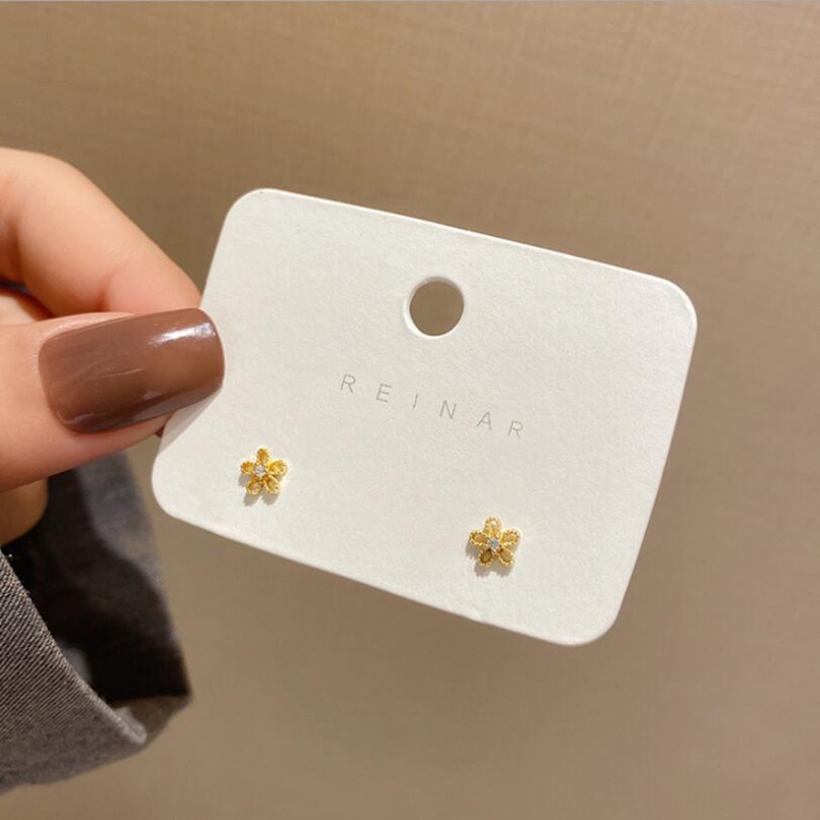 Anting Pejantan Kristal Berlian Bunga Indah Sederhana Fashion Wanita Titanium Stud Earring