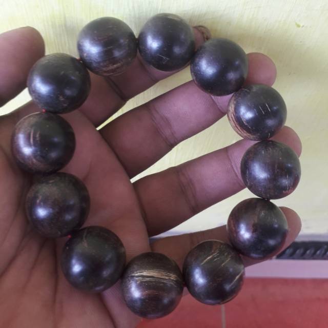 Gelang kayu gaharu Buaya