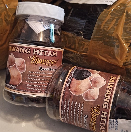

Bawang Tunggal Lanang Hitam Black Garlic 150 Gram
