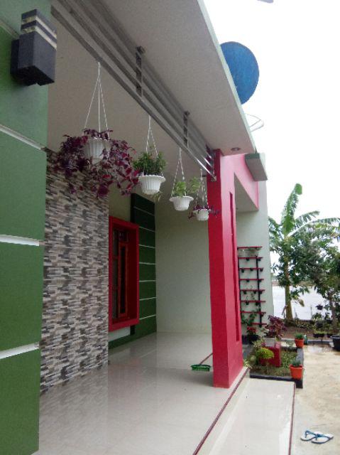 Bunga Gantung Lipstik Oranye