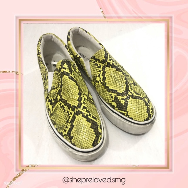 PRELOVED SEPATU RUBI