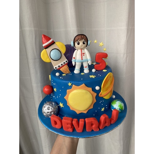 

Cake Astronaut Kue ultah Astronot