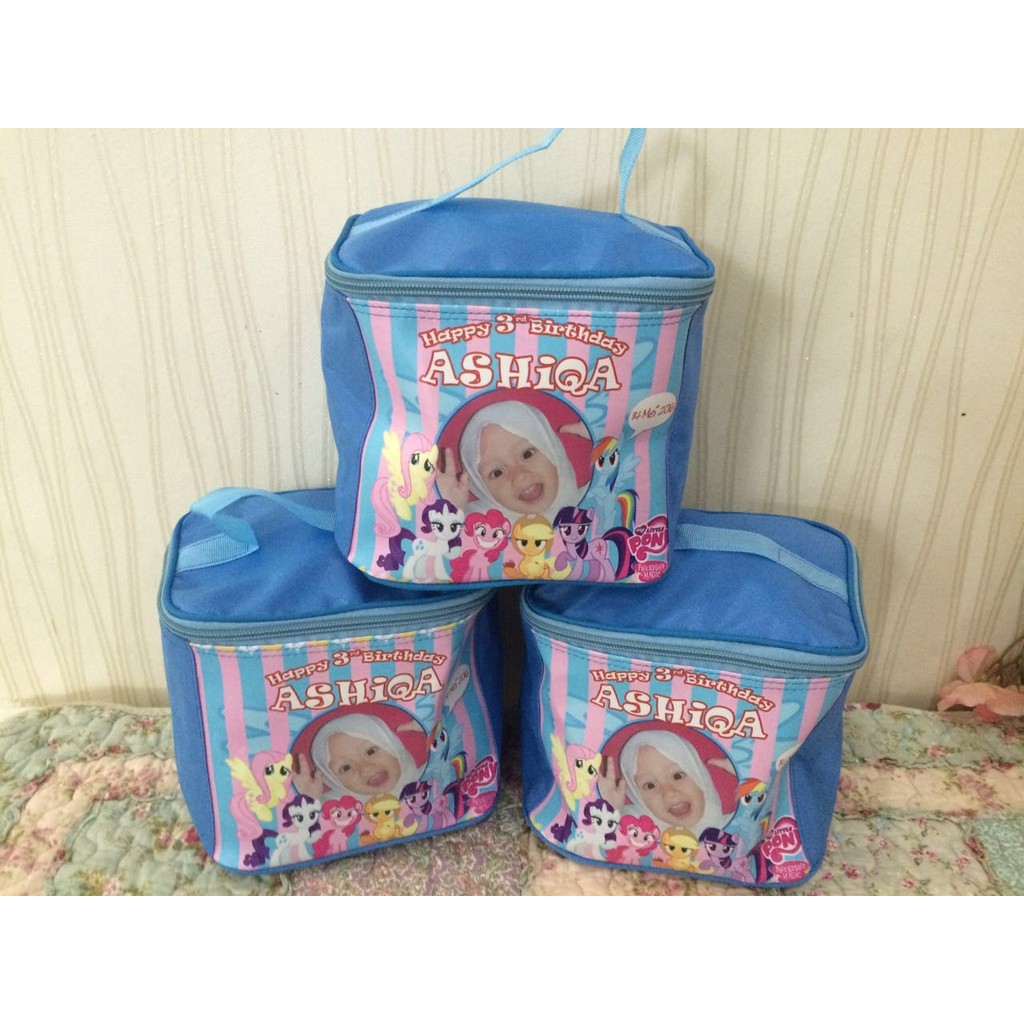 

TAS KUBUS CUSTOM GOODIE BAG ULANG TAHUN ANAK UNIK MURAH LUNCH BAG