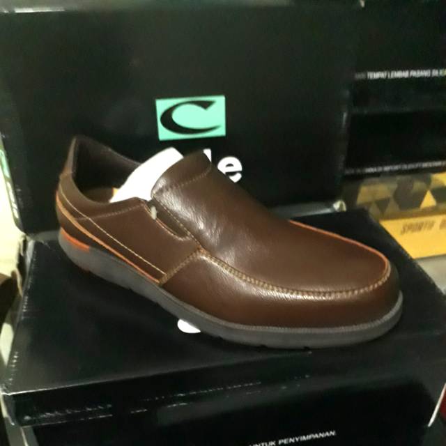 sepatu cole