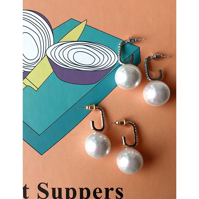 LRC Anting Tusuk Fashion Silver 925 Silver Pin Studded Curved Pearl Earrings F70453