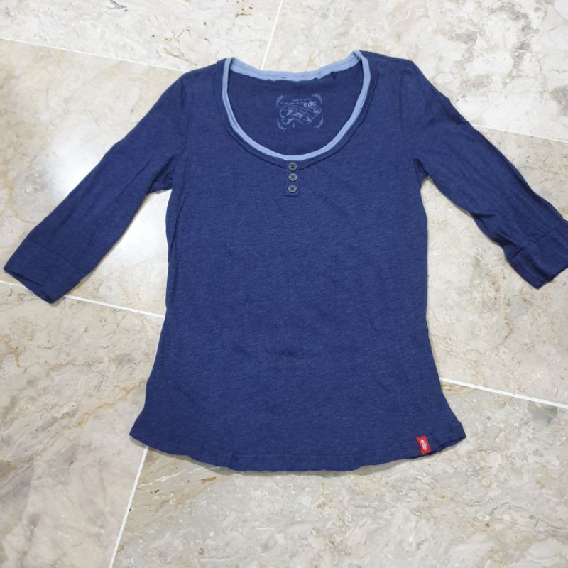 Preloved EDC by Esprit Tshirt Wanita Size S Biru keunguan