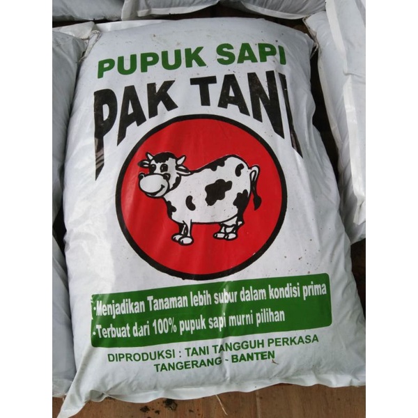 Pupuk kandang sapi murni Pak Tani siap pakai