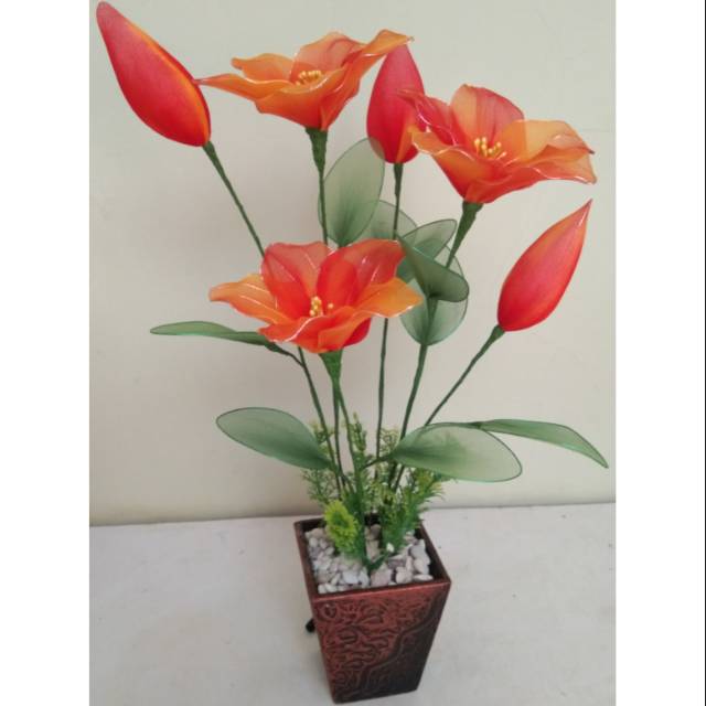 Bunga lily/ bunga hias / bunga stoking/ bahan stoking