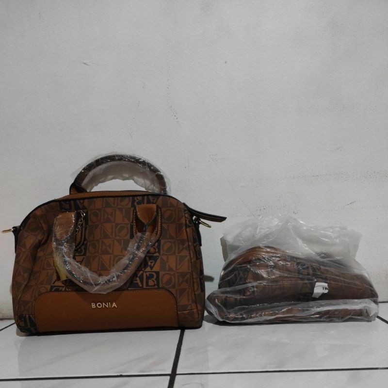 Hand Bag/Tas Slempang BONIA