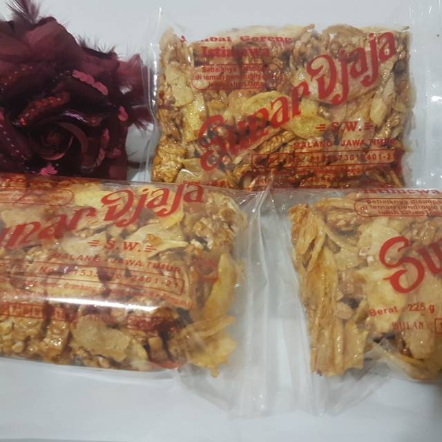 

Sambal goreng Tempe Kentang "Sunar Djaja