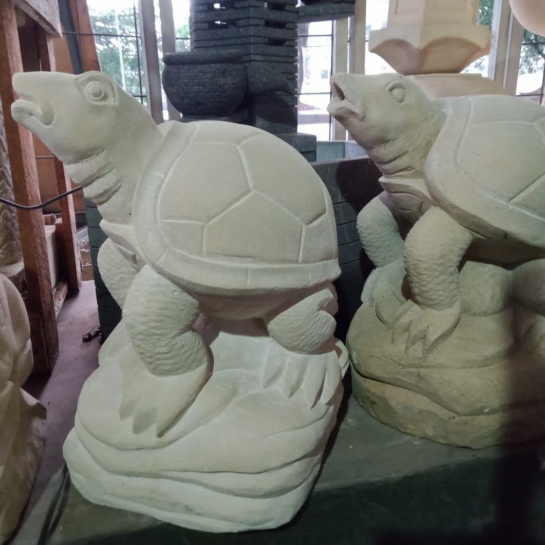 PATUNG AIR MANCUR KURA-KURA