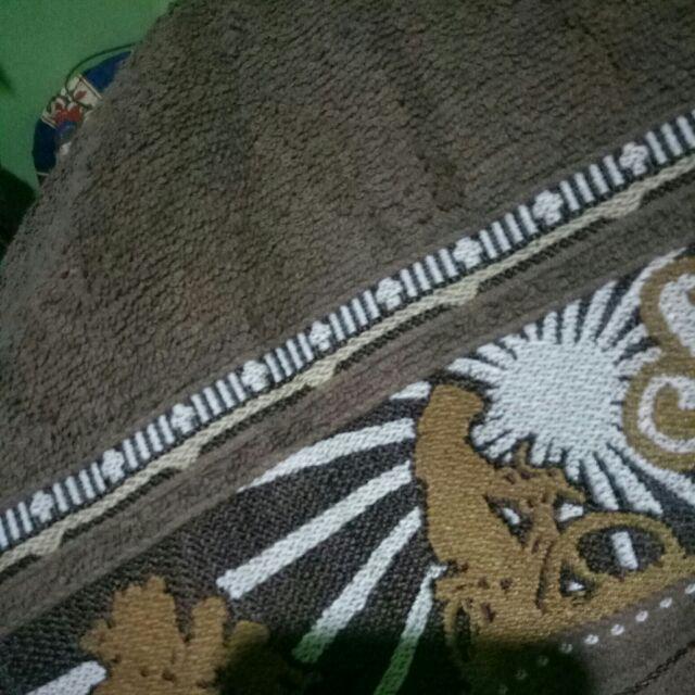 Handuk Merah Putih Polos, Nusantara Dan Chalmer Tanggung Ukuran 50x100  By Terry Palmer